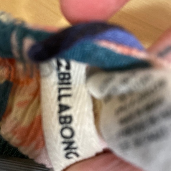 Romper by Billabong size medium - Picture 5 of 9